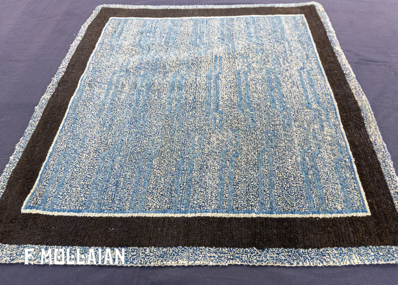 Antique Tibetan Rug n°:33276564
